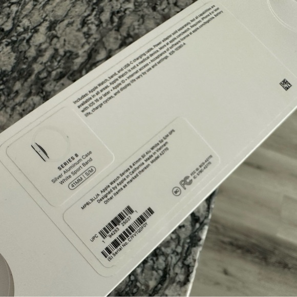 Apple Series 8 Watch - 41MM - Picture 7 of 7